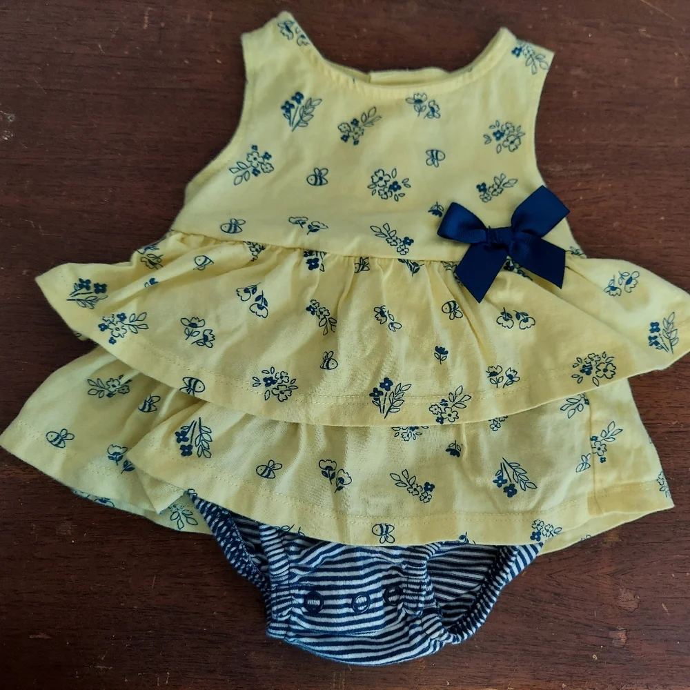 🎁 10/$25-Carter's yellow and blue ruffle one piece,  3 months